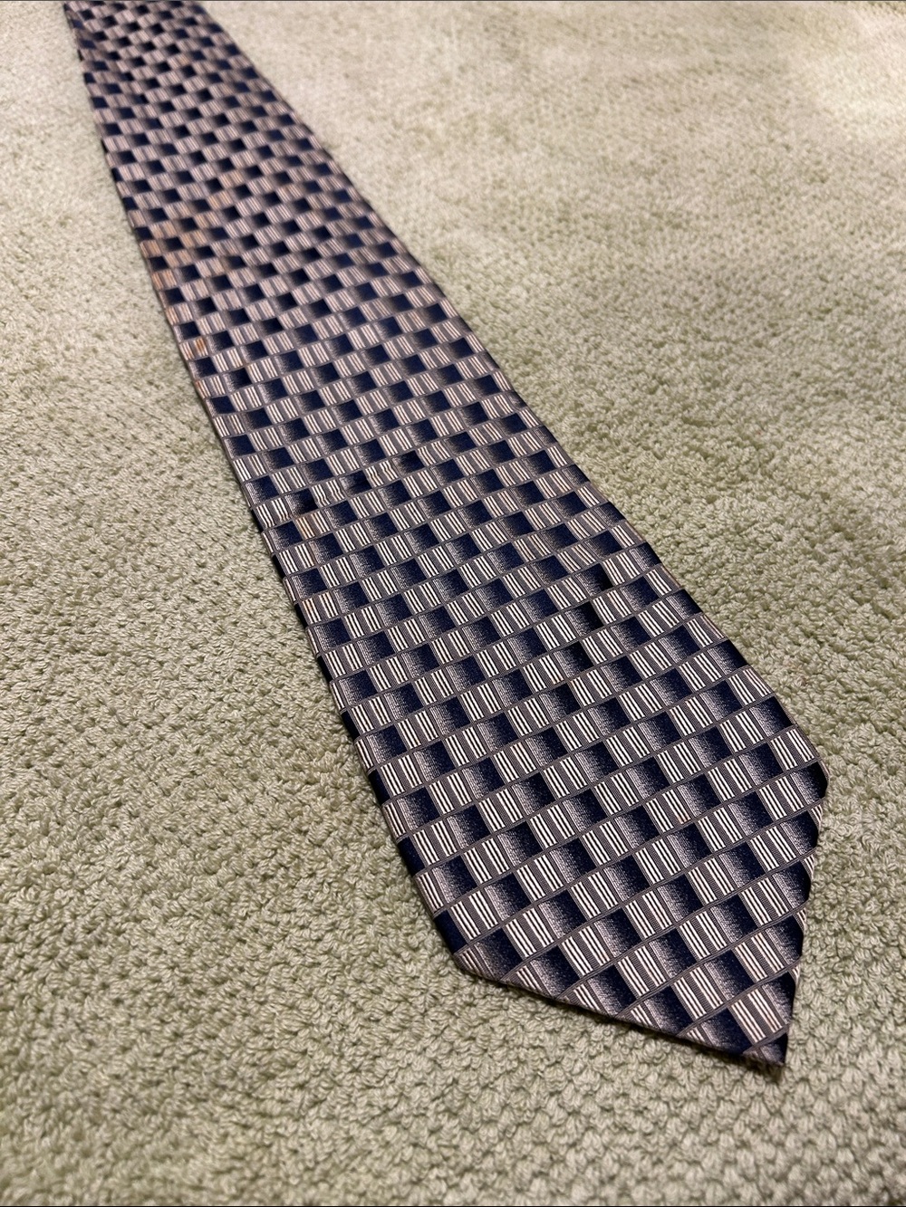 Bergamo New York Classic Men's Navy Patterned Silk Tie